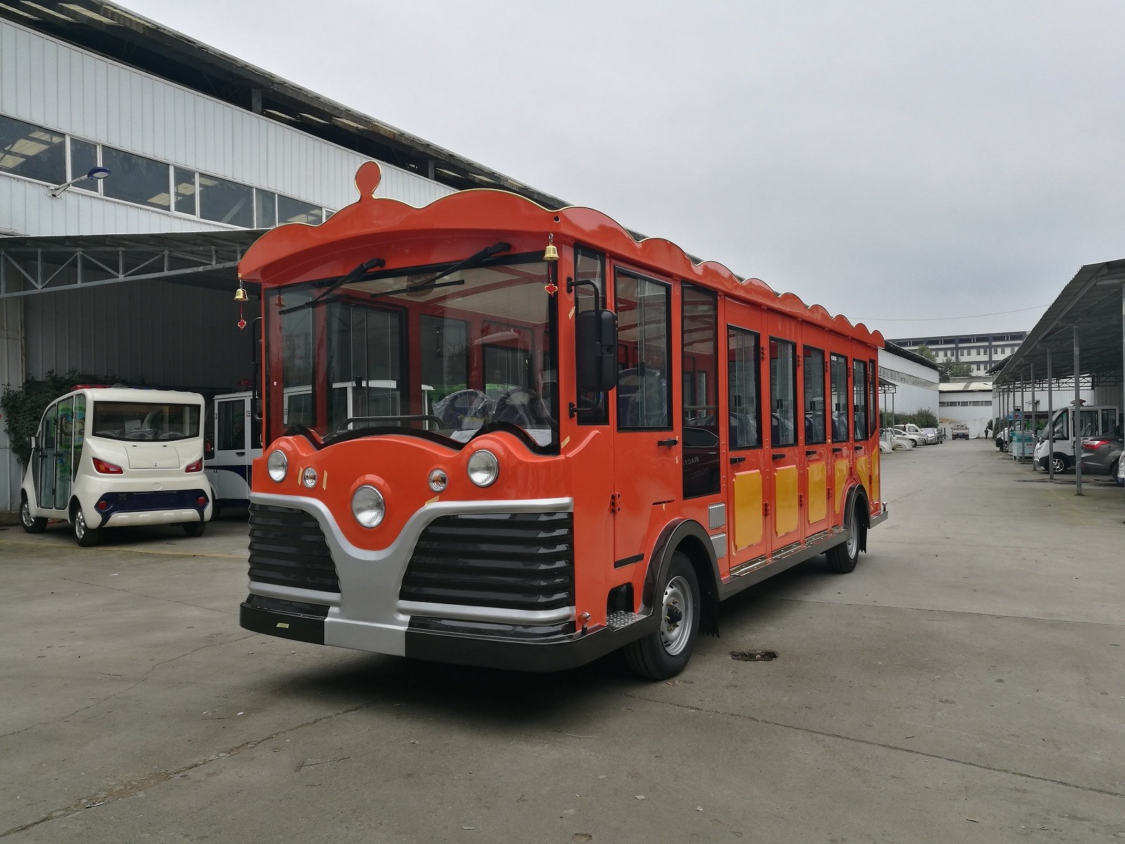 23座全封闭观光车