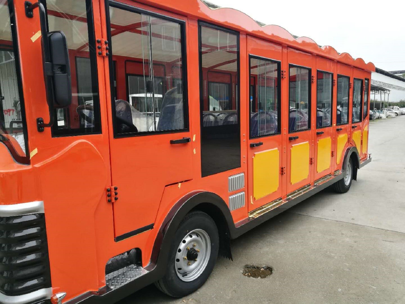 23座全封闭观光车