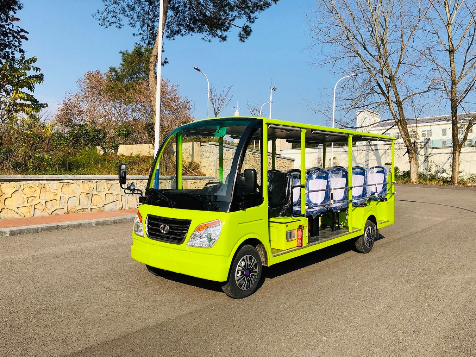 14座燃油观光车