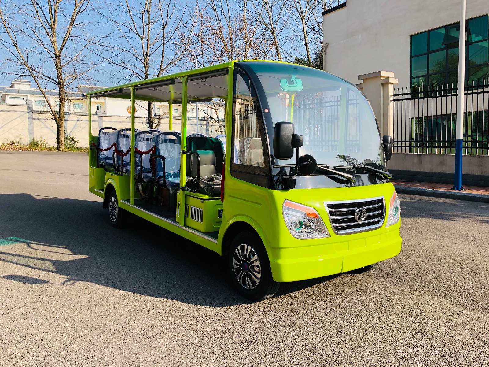 14座燃油观光车