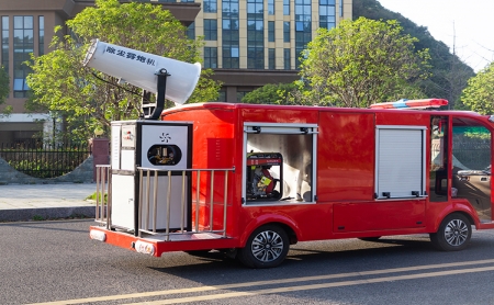 2座除尘车，道路降尘雾炮车