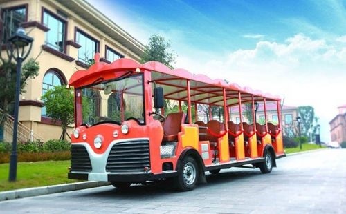 大型旅游景区使用燃油观光车是必不可少的