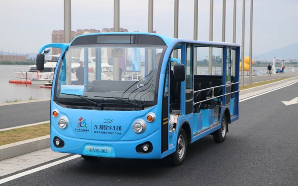 电动观光车的蓄电池必须不定期检查或加水